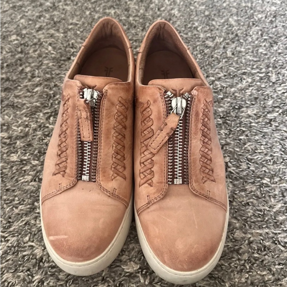 Frye leather zip sneaker 10m